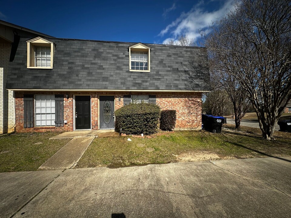 3735 Kriss Dr in Longview, TX - Building Photo