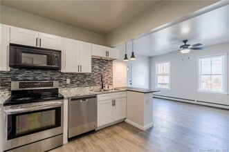 31 Willetts Ave in New London, CT - Building Photo - Building Photo