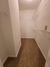 2350 Westcreek Ln, Unit 4302 in Houston, TX - Building Photo - Building Photo