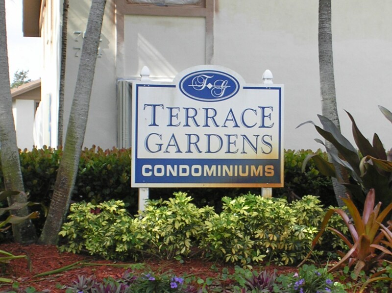 712 NW Fork Rd in Stuart, FL - Building Photo