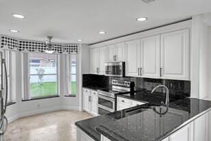 5877 Las Colinas Cir in Greenacres, FL - Building Photo