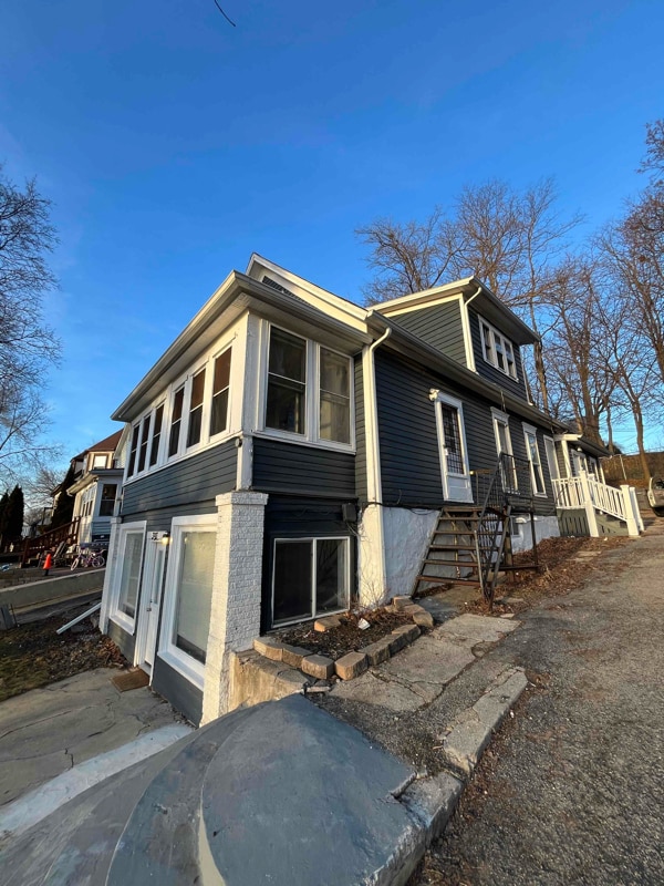 393 Wellington Ave in Elgin, IL - Foto de edificio - Building Photo