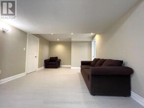 491 Mavrinac Blvd in Aurora, ON - Building Photo - Building Photo