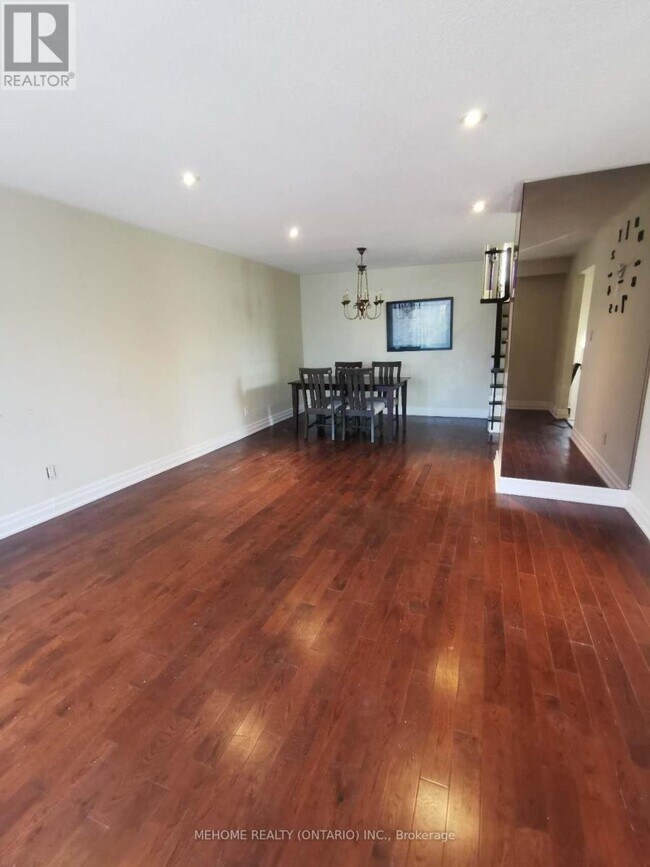 41 Clancy Dr in Toronto, ON - Building Photo - Building Photo