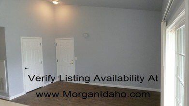 10096 W Garverdale Ln-Unit -201 in Boise, ID - Foto de edificio - Building Photo