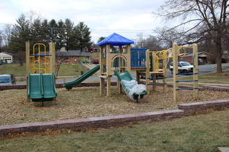 Meadowview Apartments in Pulaski, VA - Building Photo - Building Photo