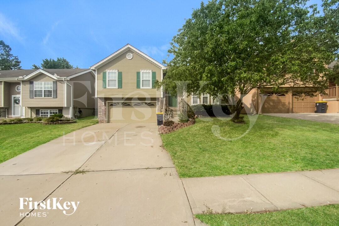 8621 NE 110th Terrace in Kansas City, MO - Building Photo