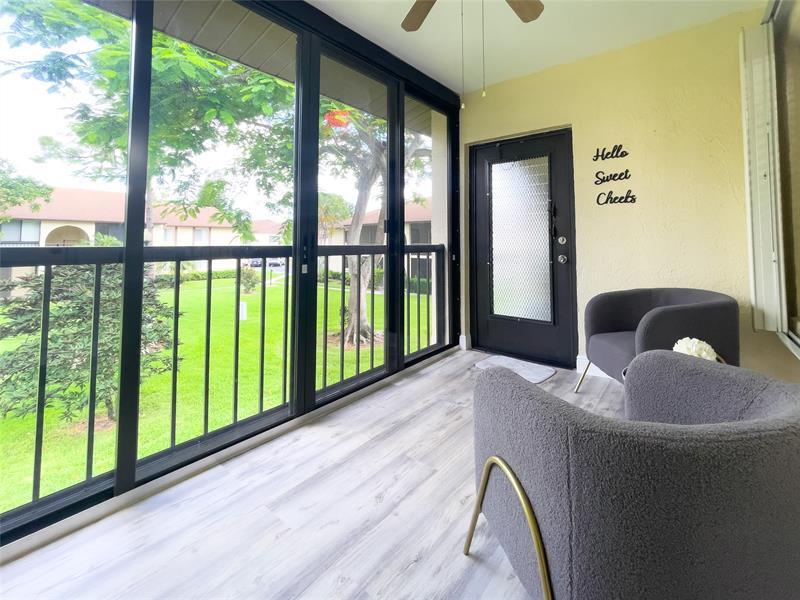 340 Knotty Pine Cir in Greenacres, FL - Building Photo