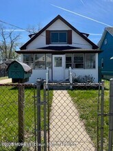 78 Manning Pl in Keansburg, NJ - Building Photo - Building Photo