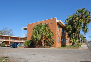 Penwood Apartments in Tallahassee, FL - Building Photo - Building Photo