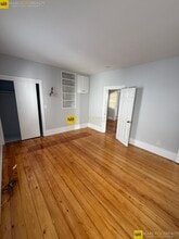 64 Willow Ave, Unit #2 in Somerville, MA - Foto de edificio - Building Photo