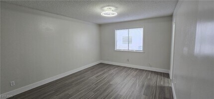 6649 W Tropicana Ave in Las Vegas, NV - Building Photo - Building Photo