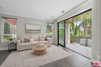 5909 Coral Pl in Los Angeles, CA - Building Photo - Building Photo