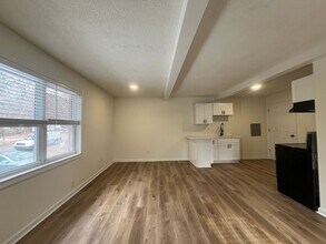 2 Easy St in Taylors, SC - Building Photo - Building Photo