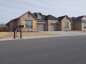 2020 102nd St in Lubbock, TX - Building Photo