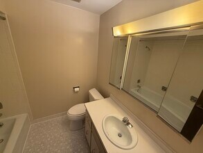3723 W Devon Ave in Chicago, IL - Building Photo - Building Photo