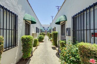 324 E Esther St in Long Beach, CA - Building Photo - Building Photo
