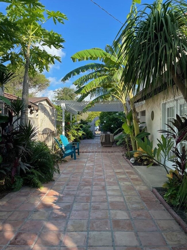 117 W Davis St in Port Isabel, TX - Building Photo - Building Photo