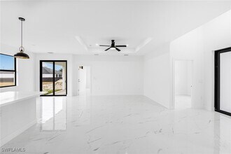 3534 NW 21st St in Cape Coral, FL - Building Photo - Building Photo