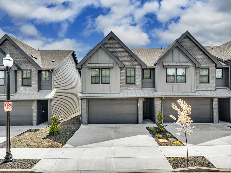 6931 NE 132nd Way in Vancouver, WA - Building Photo