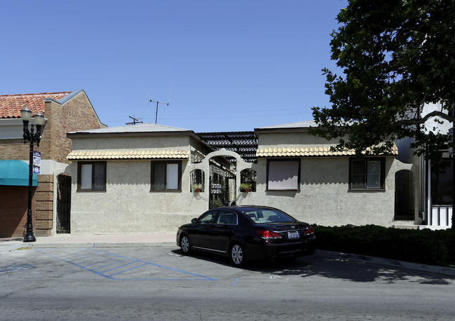 138 S Main St in Lake Elsinore, CA - Building Photo - Building Photo