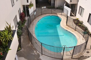 1500 Gramercy Place in Los Angeles, CA - Building Photo