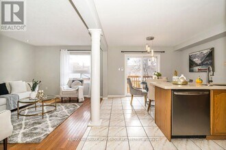 1636 Sarasota Crescent in Oshawa, ON - Building Photo - Building Photo