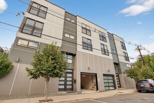 1 Grand St in Weehawken, NJ - Building Photo
