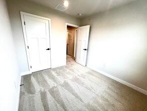 32 Indian Field Ln in Souderton, PA - Building Photo - Building Photo