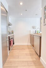 720 NE 62nd St in Miami, FL - Foto de edificio - Building Photo