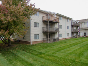 Orchard Manor Apartments in Omaha, NE - Building Photo - Building Photo