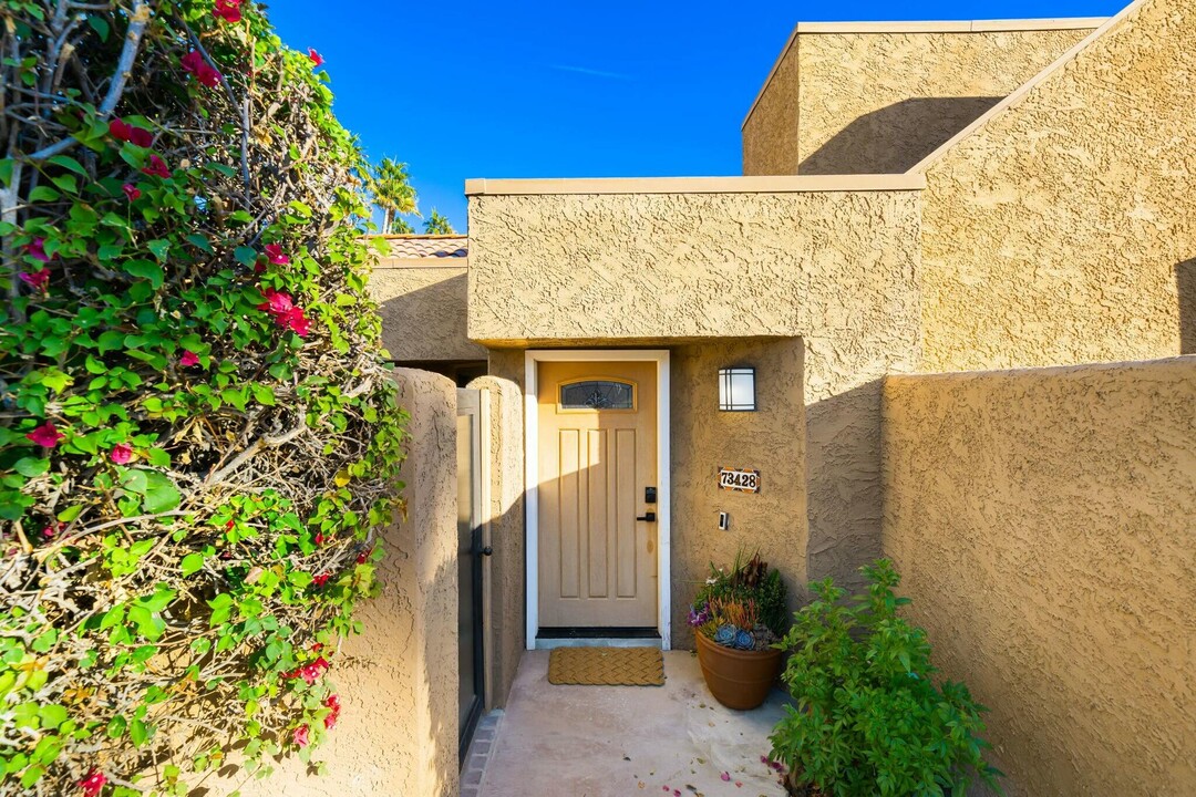 73428 Irontree Dr in Palm Desert, CA - Building Photo