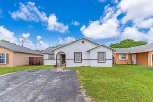 24938 SW 128th Path in Homestead, FL - Building Photo