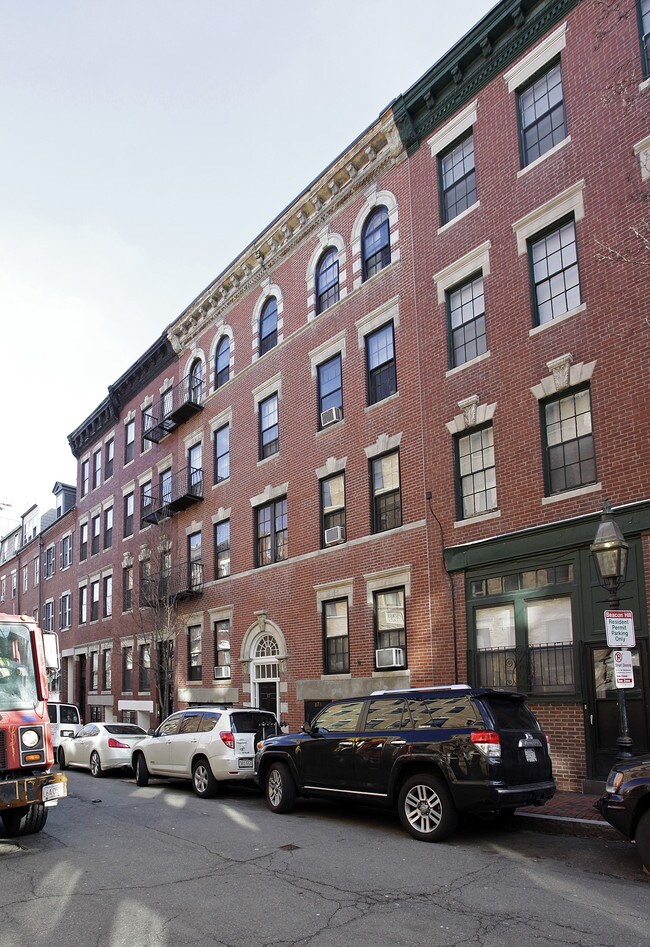 West Cedar in Boston, MA - Building Photo - Building Photo