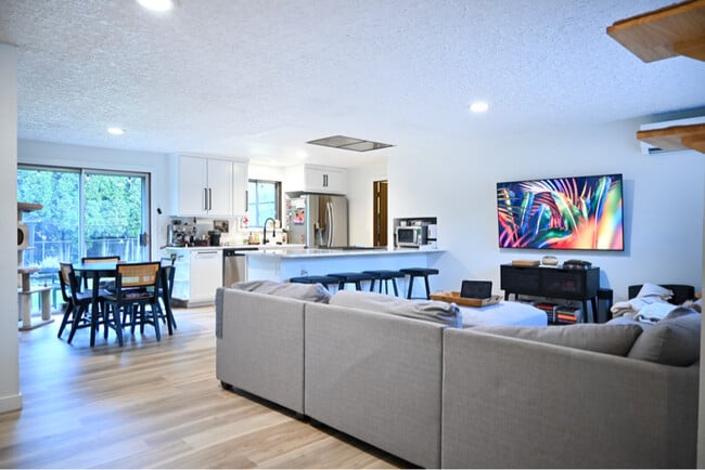 property at 3107 NW Lakeridge Dr