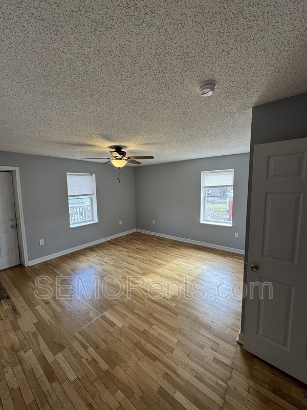 property at 502 N Hope St
