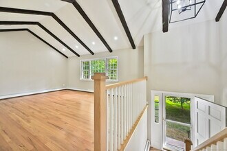 17 Silver Lakes Dr in Darien, CT - Building Photo - Building Photo