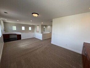 3047 W Harold Ct in Visalia, CA - Building Photo - Building Photo