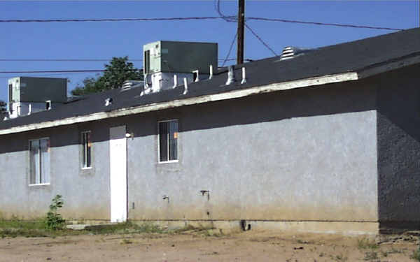 16535 Pine St in Hesperia, CA - Building Photo - Building Photo