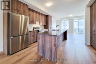 1364 Kaniv St in Oakville, ON - Building Photo - Building Photo