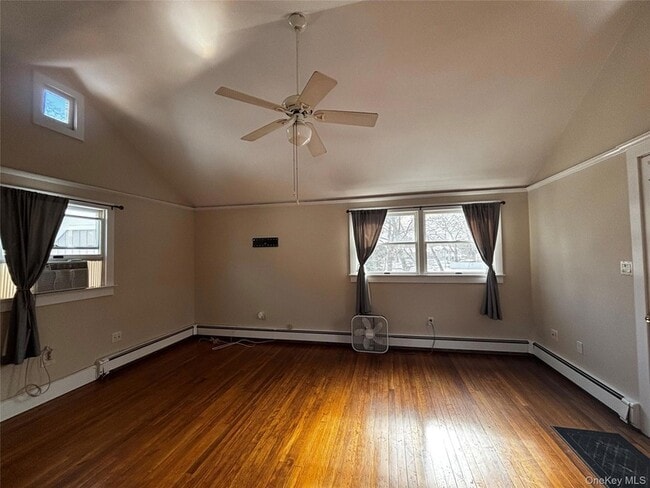 15 King Rd in Bayville, NY - Foto de edificio - Building Photo