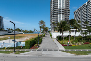 Bellini in Bal Harbour, FL - Building Photo - Building Photo