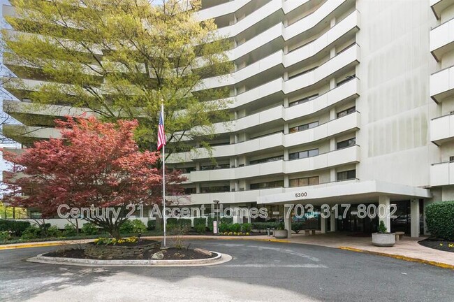 5300 Columbia Pike in Arlington, VA - Foto de edificio - Building Photo