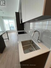 203 College St in Toronto, ON - Building Photo - Building Photo