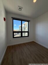 199 Gardner St in Boston, MA - Foto de edificio - Building Photo