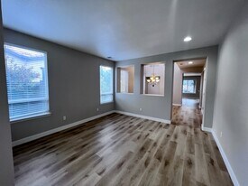 590 Roseben Dr in Reno, NV - Building Photo - Building Photo