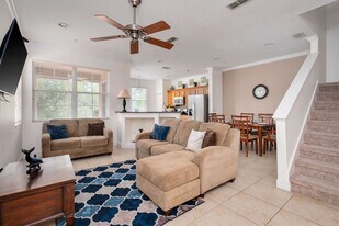 835 Assembly Ct in Kissimmee, FL - Building Photo