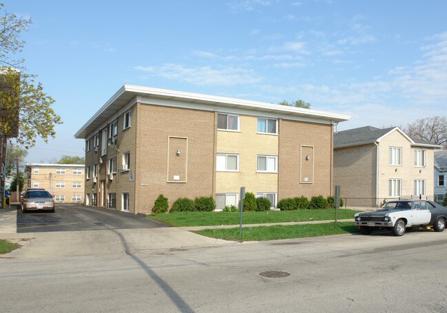 2020 N 17th Ave in Melrose Park, IL - Building Photo - Building Photo