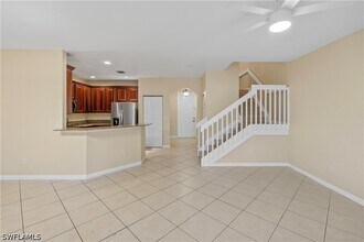 7009 Romana Way in Naples, FL - Building Photo - Building Photo