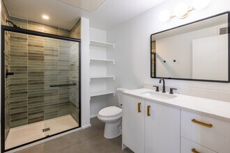 434 Santa Fe Drive in Denver, CO - Building Photo - Interior Photo